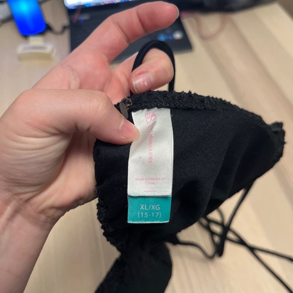 Black bikini top - size XL - Picture 3 of 3